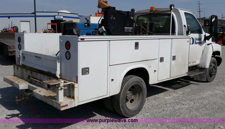 image for item G9130 2006 Chevrolet C5500 service truck