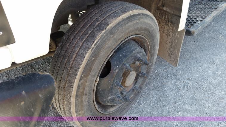 image for item G9130 2006 Chevrolet C5500 service truck