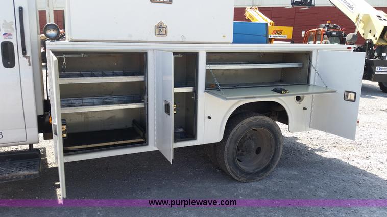 image for item G9130 2006 Chevrolet C5500 service truck