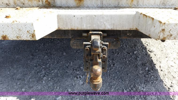 image for item G9130 2006 Chevrolet C5500 service truck