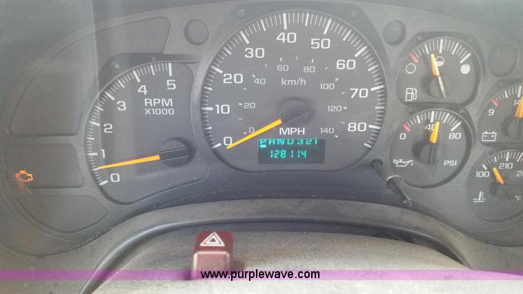 image for item G9130 2006 Chevrolet C5500 service truck