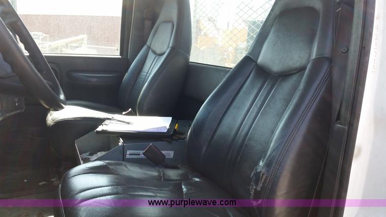 image for item G9130 2006 Chevrolet C5500 service truck