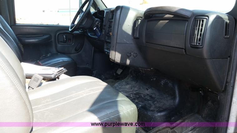 image for item G9130 2006 Chevrolet C5500 service truck