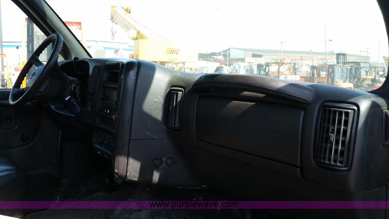 image for item G9130 2006 Chevrolet C5500 service truck