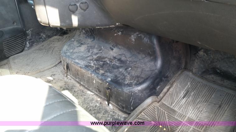 image for item G9130 2006 Chevrolet C5500 service truck