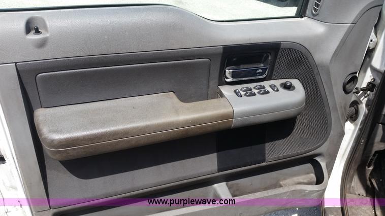 image for item G9131 2005 Ford F150 XLT SuperCab pickup truck