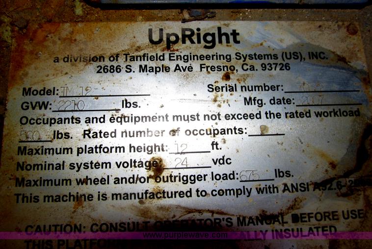 image for item I7042 2007 Up Right TM12 self-propelled lift