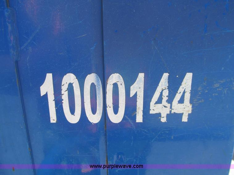 image for item I7042 2007 Up Right TM12 self-propelled lift