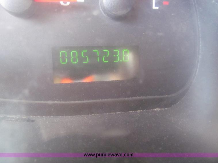 image for item I7044 2007 Ford 946 van