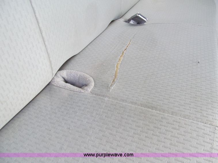 image for item I7044 2007 Ford 946 van