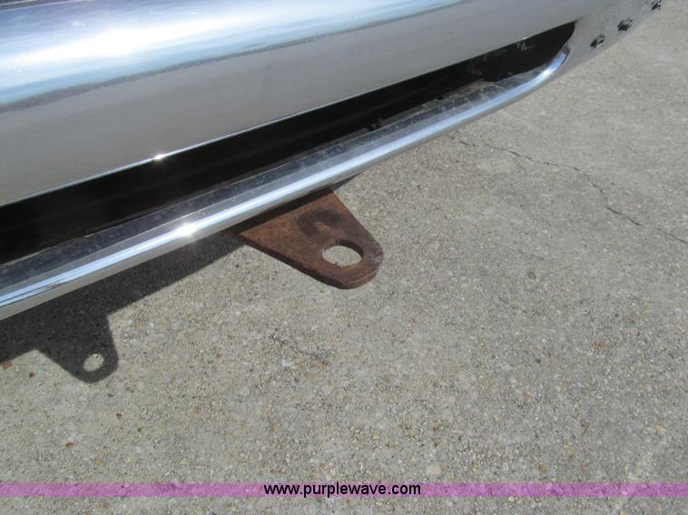 image for item I7044 2007 Ford 946 van