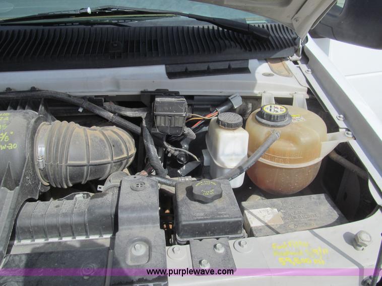 image for item I7044 2007 Ford 946 van