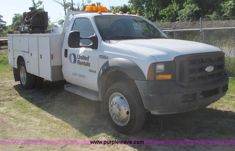 image for item I7045 2007 Ford F550 service truck