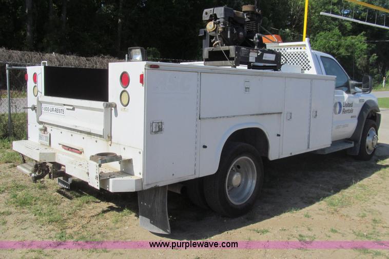 image for item I7045 2007 Ford F550 service truck