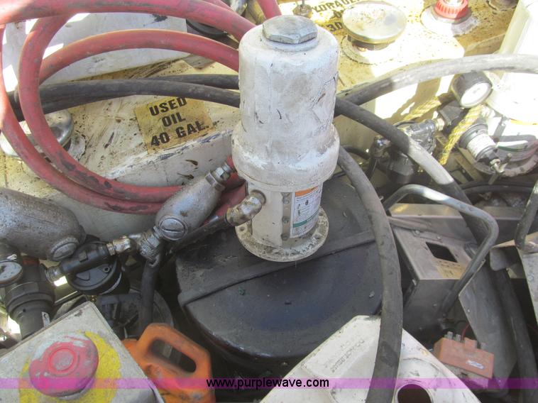 image for item I7045 2007 Ford F550 service truck