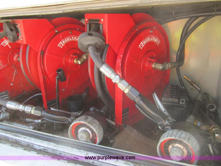 image for item I7045 2007 Ford F550 service truck