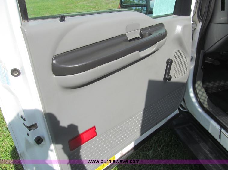 image for item I7046 2007 Ford F350 Super Duty XL service truck