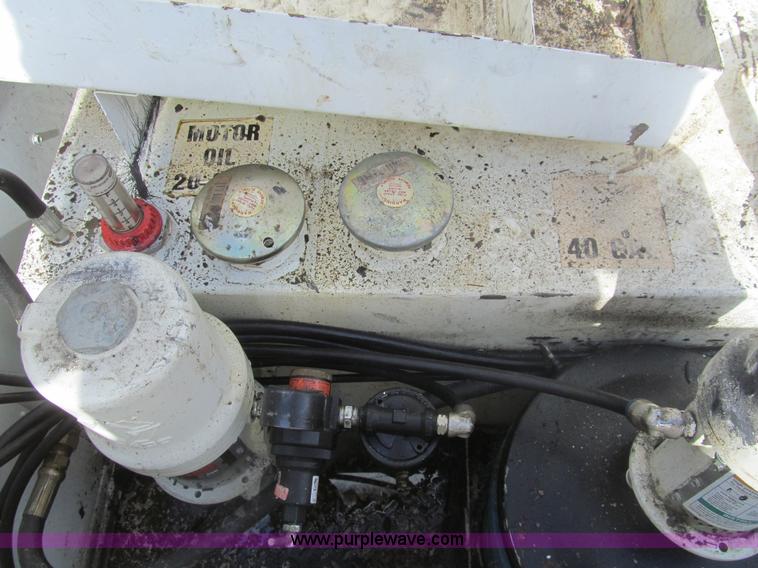 image for item I7046 2007 Ford F350 Super Duty XL service truck