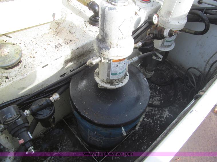 image for item I7046 2007 Ford F350 Super Duty XL service truck