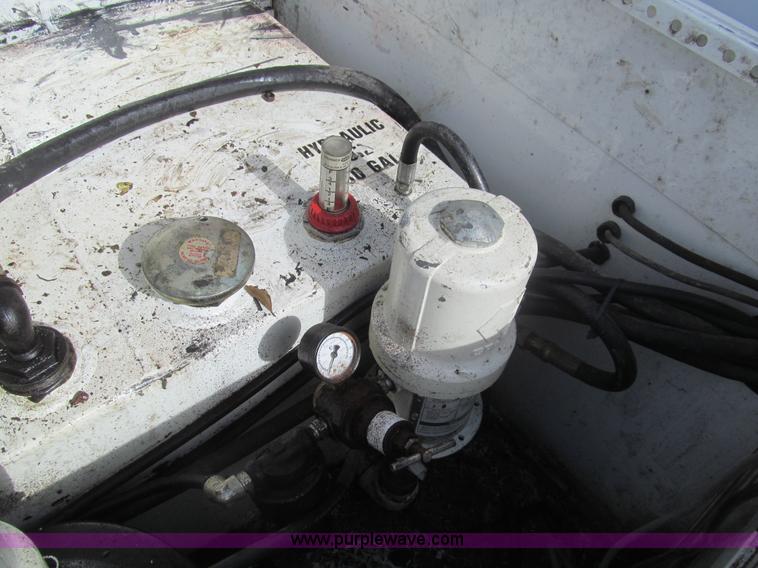 image for item I7046 2007 Ford F350 Super Duty XL service truck