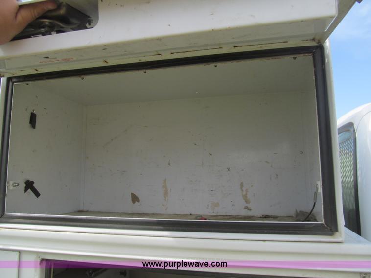 image for item I7046 2007 Ford F350 Super Duty XL service truck