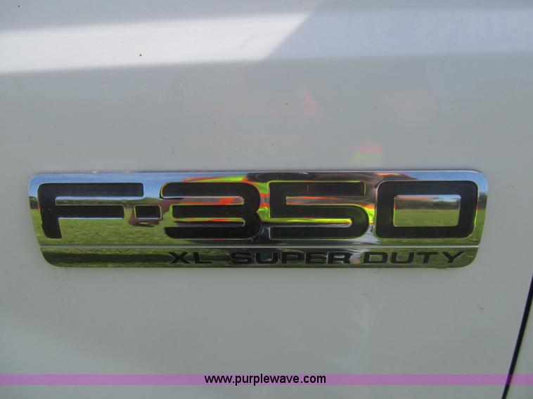 image for item I7046 2007 Ford F350 Super Duty XL service truck