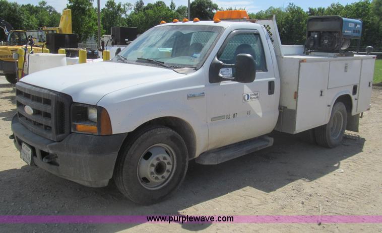 image for item I7047 2007 Ford F350 Super Duty XL service truck