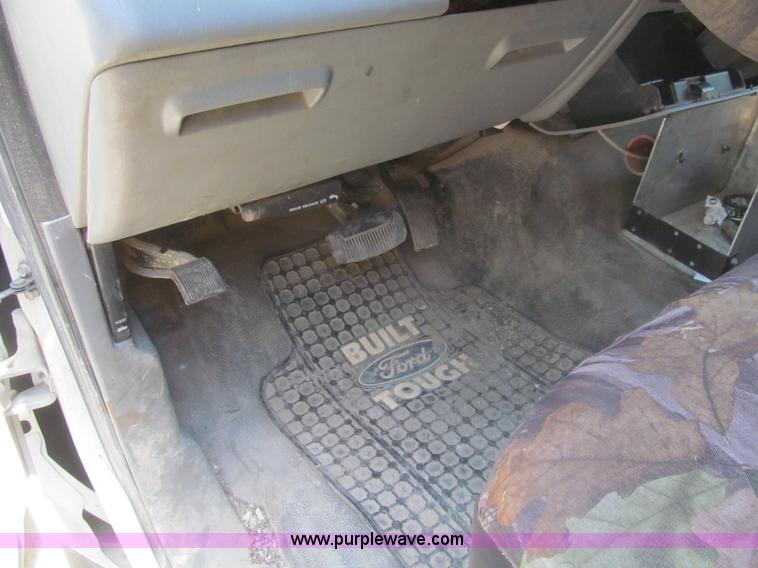 image for item I7049 2006 Ford F550 Super Duty XL service truck