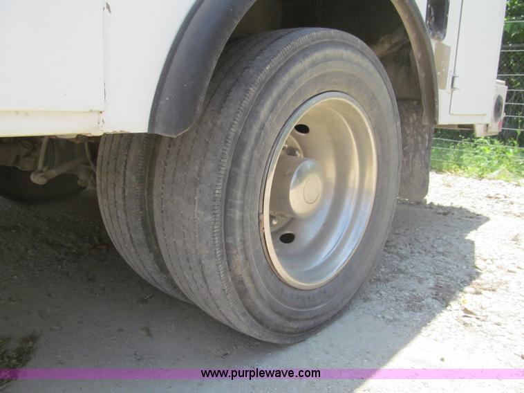 image for item I7049 2006 Ford F550 Super Duty XL service truck