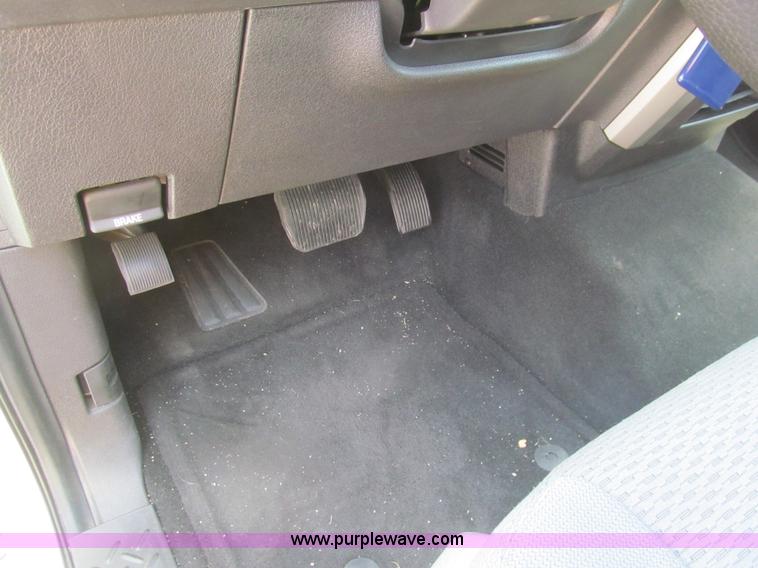 image for item I7050 2011 Ford F150 XLT SuperCrew pickup truck