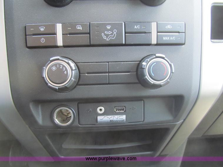 image for item I7050 2011 Ford F150 XLT SuperCrew pickup truck