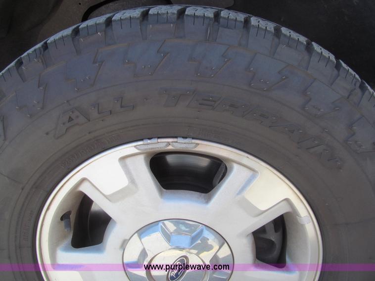 image for item I7050 2011 Ford F150 XLT SuperCrew pickup truck