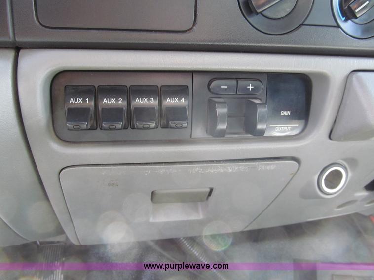 image for item I7051 2006 Ford F550 Super Duty XL service truck