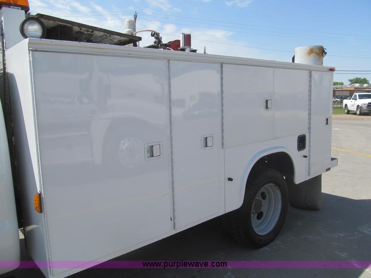 image for item I7051 2006 Ford F550 Super Duty XL service truck