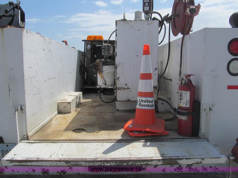 image for item I7051 2006 Ford F550 Super Duty XL service truck