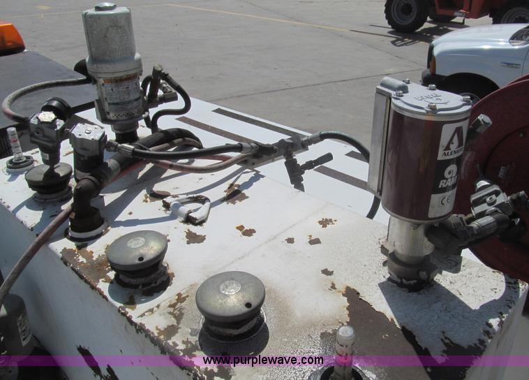 image for item I7051 2006 Ford F550 Super Duty XL service truck