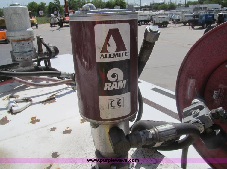 image for item I7051 2006 Ford F550 Super Duty XL service truck