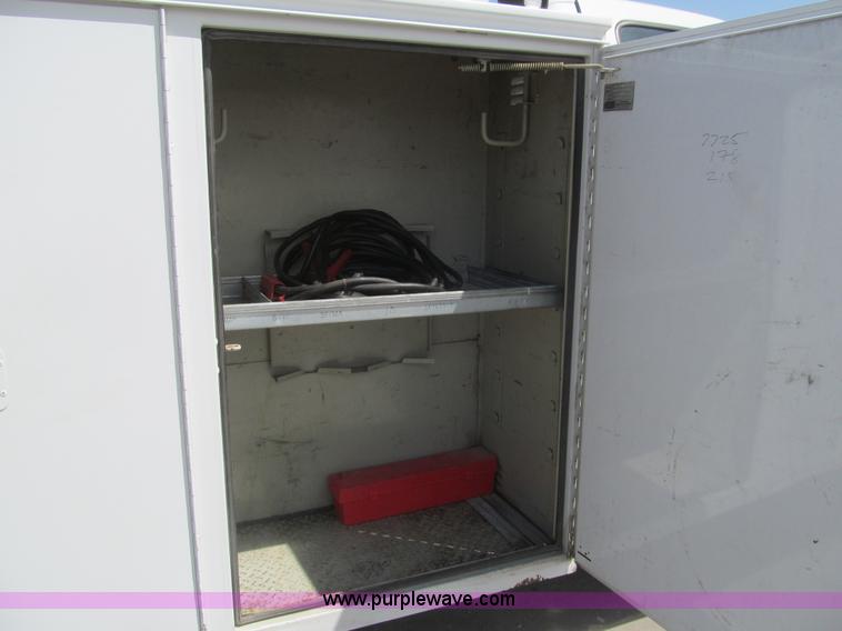 image for item I7051 2006 Ford F550 Super Duty XL service truck