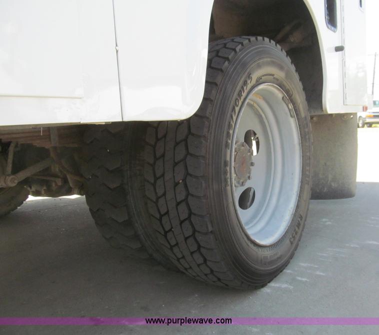 image for item I7051 2006 Ford F550 Super Duty XL service truck