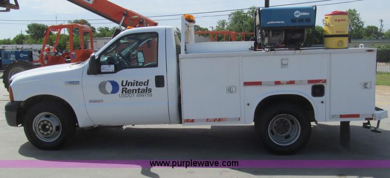 image for item I7052 2006 Ford F350 Super Duty XL service truck