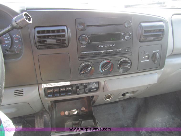 image for item I7052 2006 Ford F350 Super Duty XL service truck