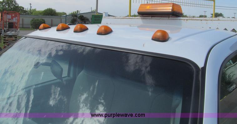 image for item I7052 2006 Ford F350 Super Duty XL service truck