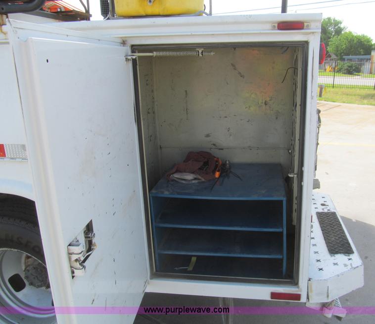 image for item I7052 2006 Ford F350 Super Duty XL service truck