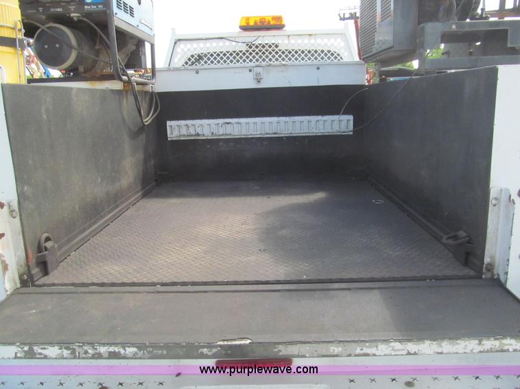 image for item I7052 2006 Ford F350 Super Duty XL service truck