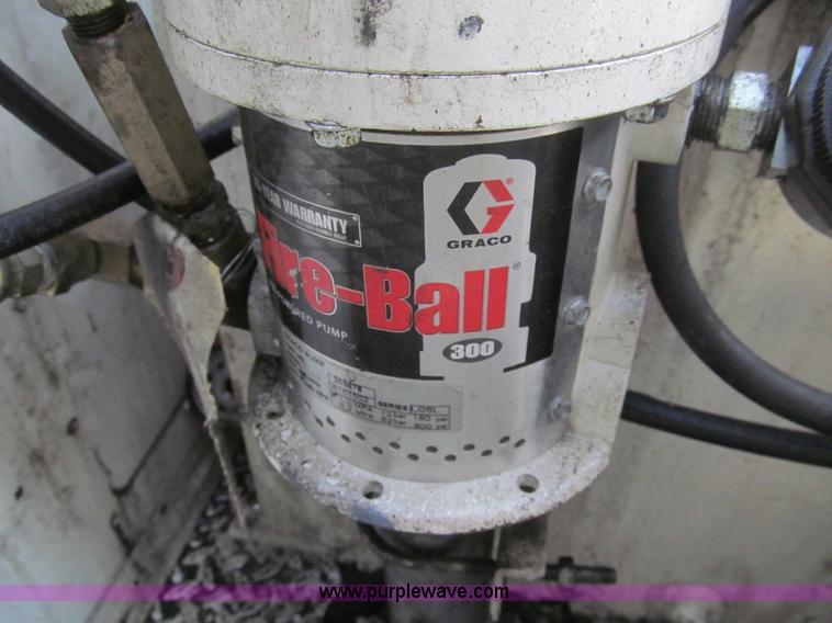 image for item I7052 2006 Ford F350 Super Duty XL service truck