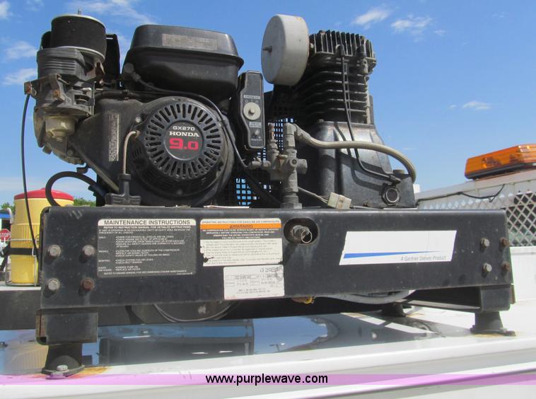 image for item I7052 2006 Ford F350 Super Duty XL service truck