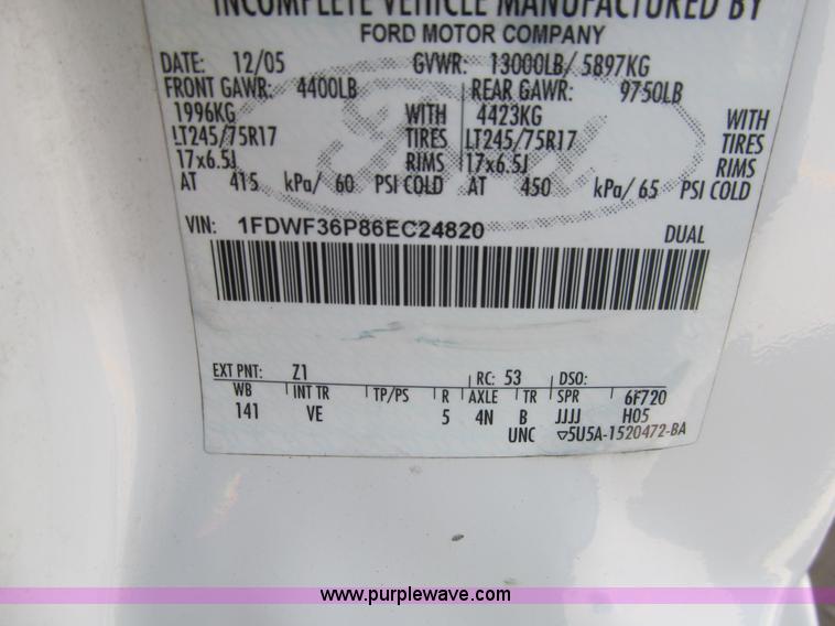 image for item I7052 2006 Ford F350 Super Duty XL service truck