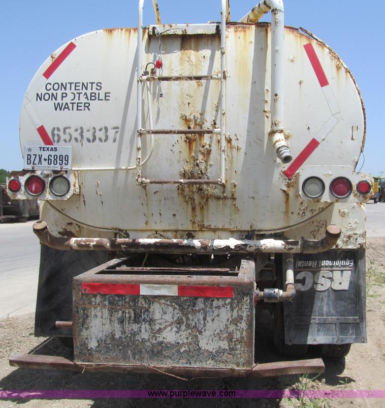 image for item I7058 2007 Ford F750 Super Duty XL water truck