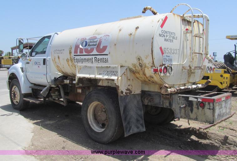 image for item I7058 2007 Ford F750 Super Duty XL water truck