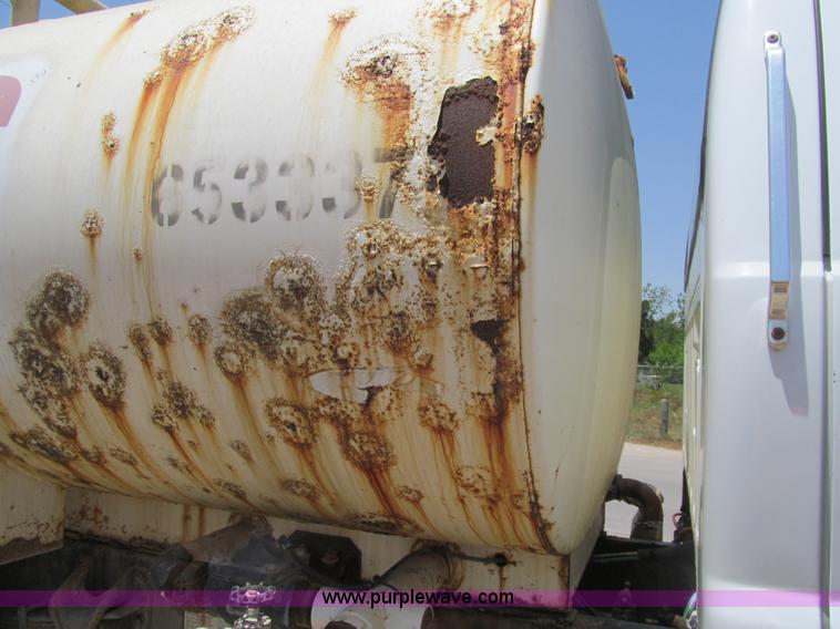 image for item I7058 2007 Ford F750 Super Duty XL water truck